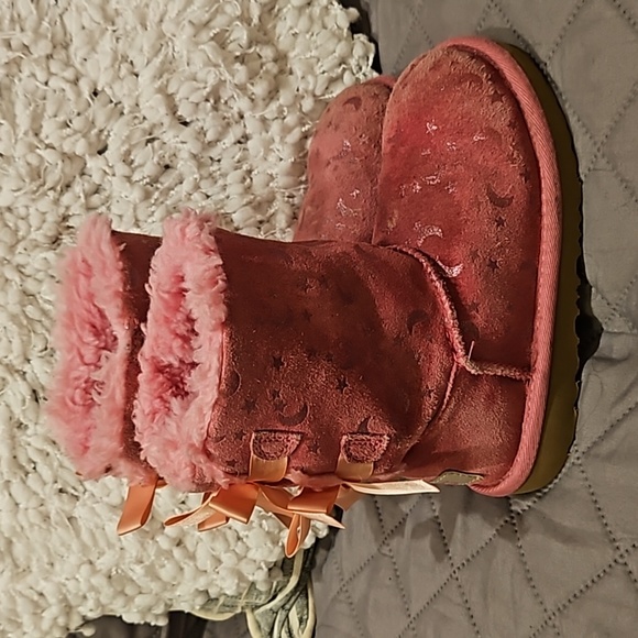 UGG Boots - Picture 13 of 15